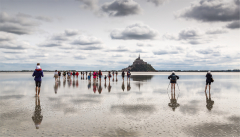 Arrivée au Mont St-Michel/Normandie - michel bailly